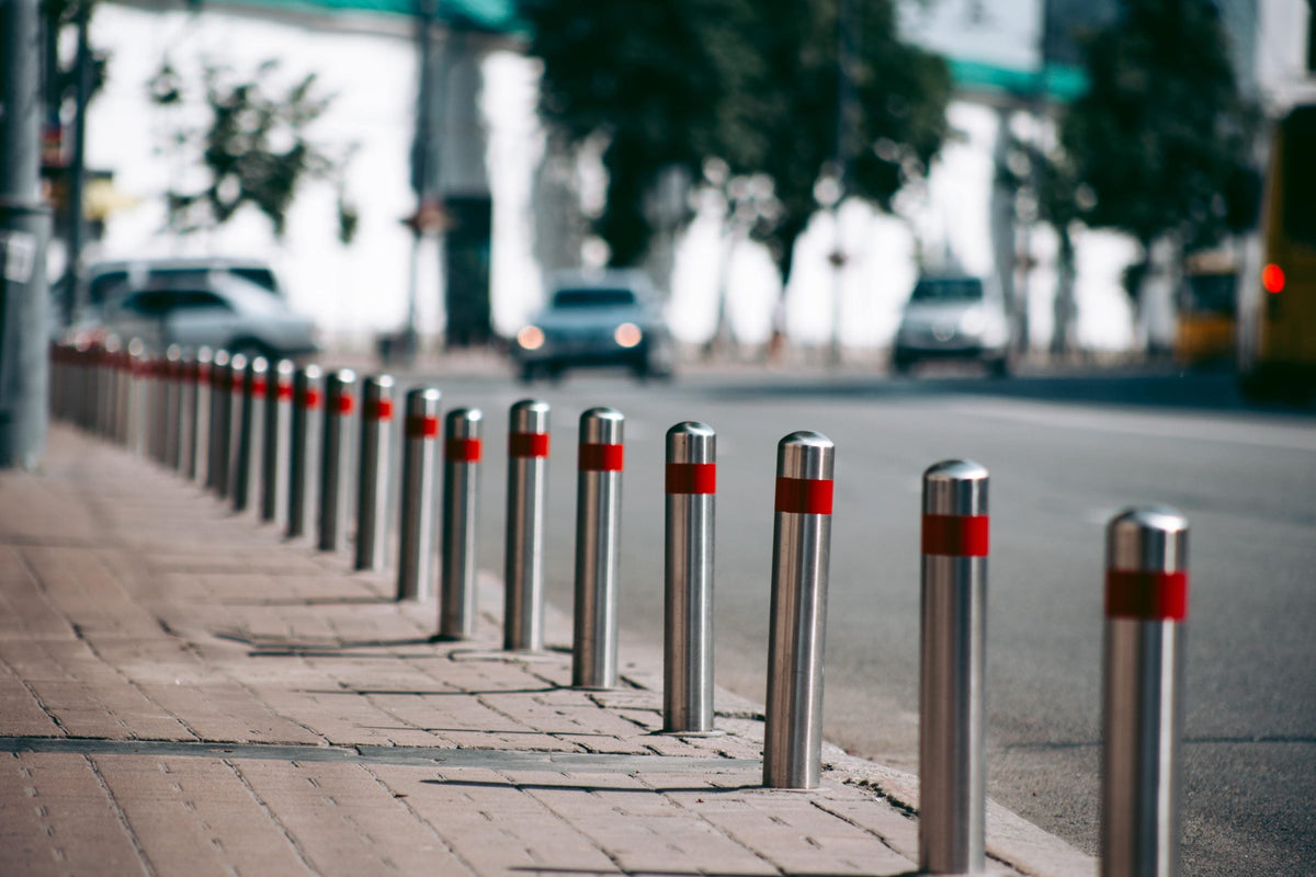 bollard spacing