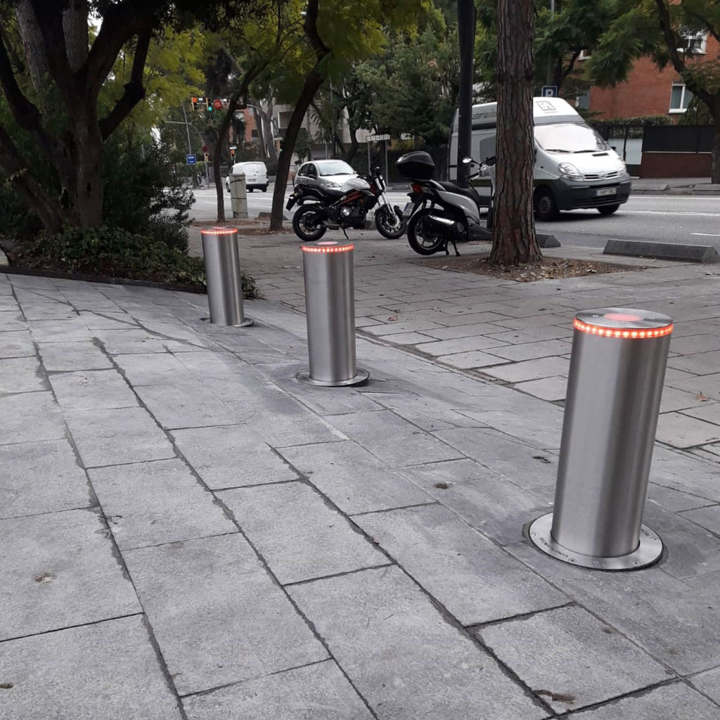 Benito Automatic Bollard 220 x 600mm – 8mm Thickness