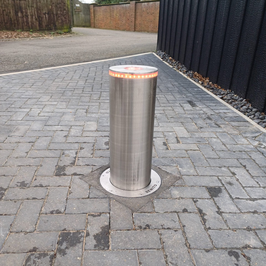 Benito Automatic Bollard 220 x 600mm – 8mm Thickness