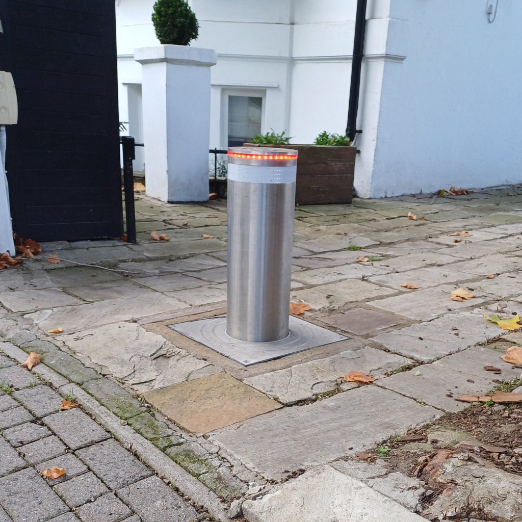 Benito Stainless Steel Automatic Bollard 600mm High