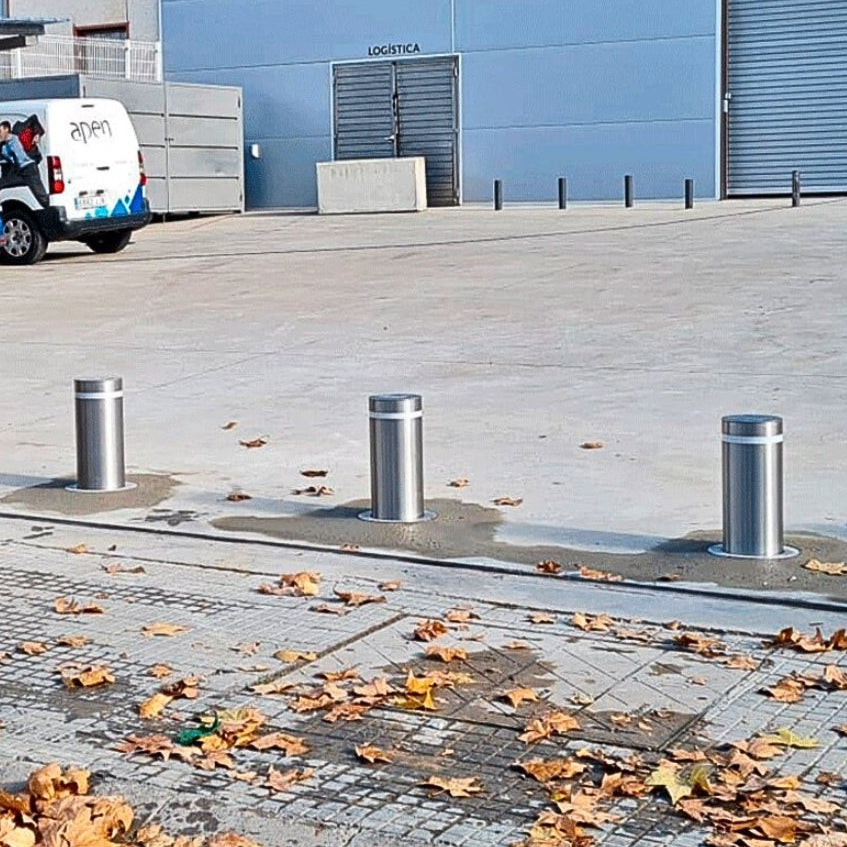 Benito Semi Automatic Stainless Steel Bollard