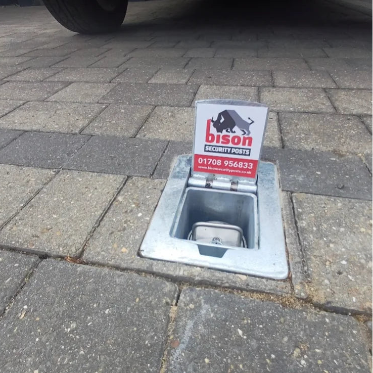 Bison H580IMB Stainless Steel Telescopic Bollard