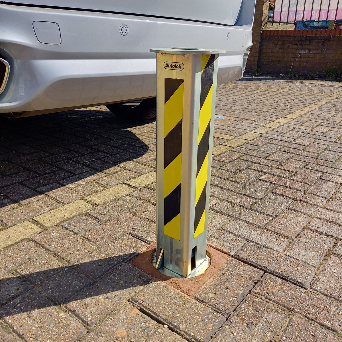 Telescopic Anti-Ram - Heavy Duty and Very Effective