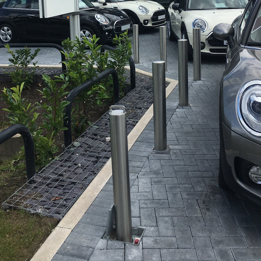 Removable Security Post with Integral Lock 900mm High