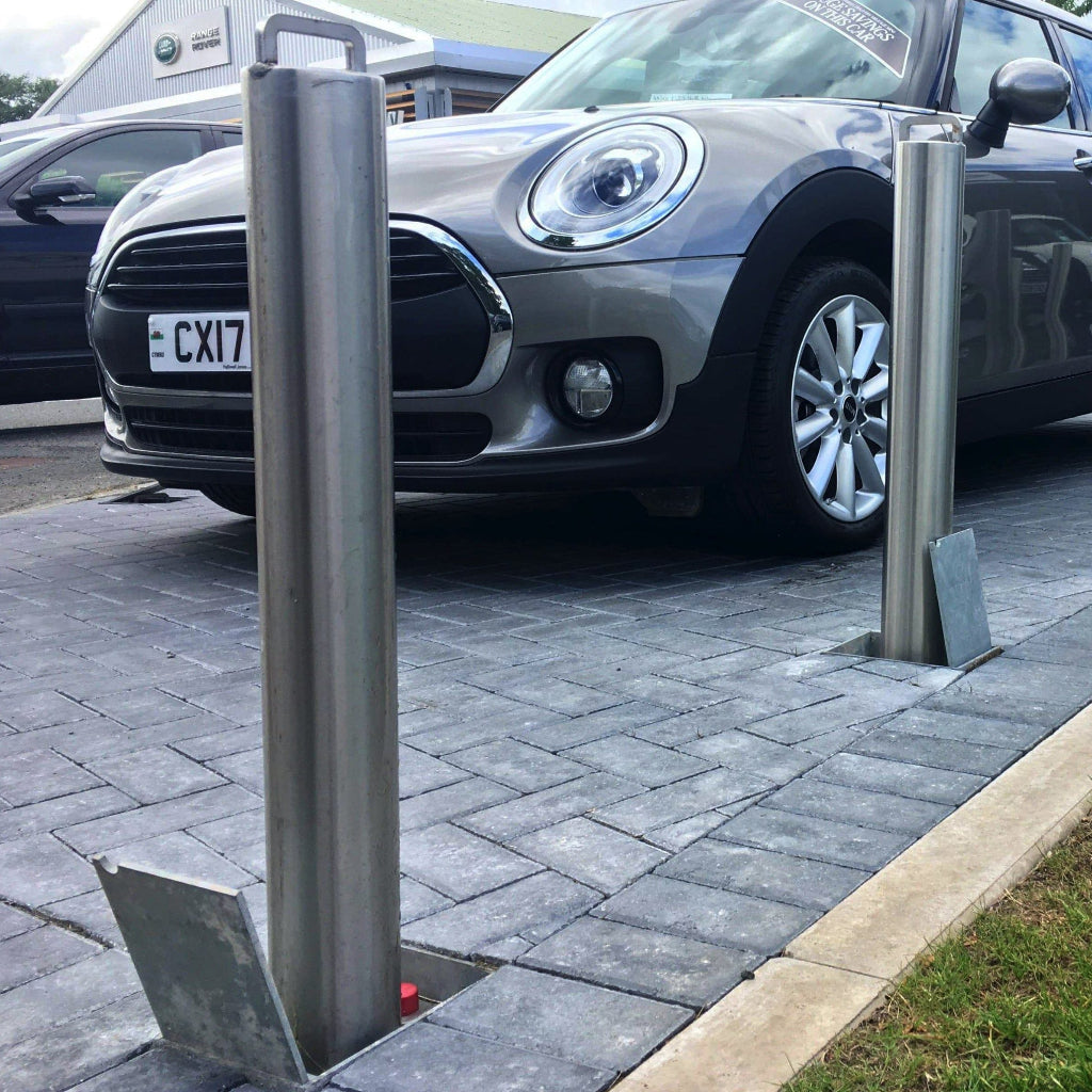 Removable Security Post with Integral Lock 900mm High