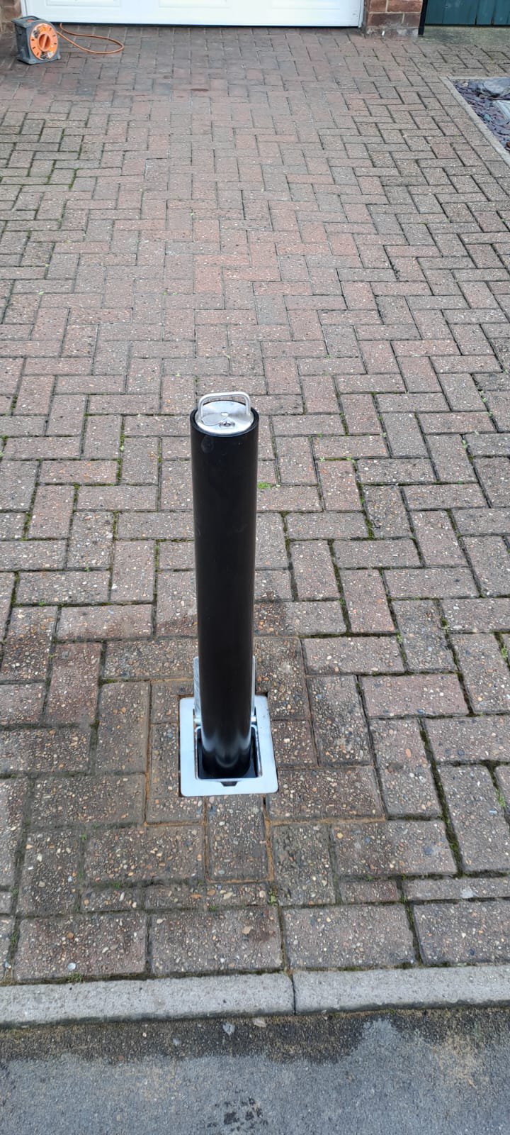 Removable Heavy Duty Bollard with Integral Lock - Image 14